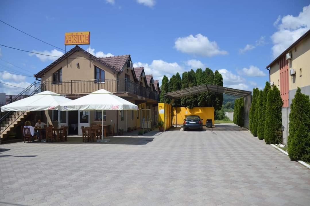 Apartament Zodiac Caransebeş Zewnętrze zdjęcie
